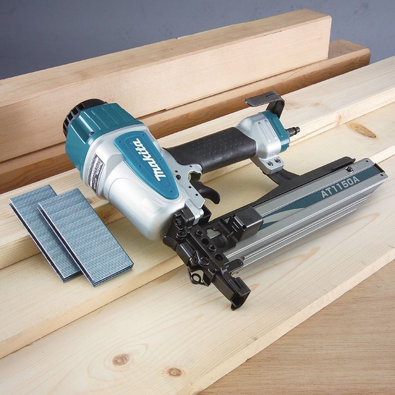 Makita AT1150A Klammerpistol (11mm)
