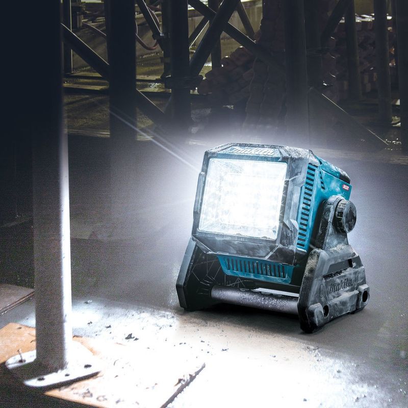 Makita ML005G Uppladdningsbar arbetslampa 14,4V/18V/40V LXT / XGT