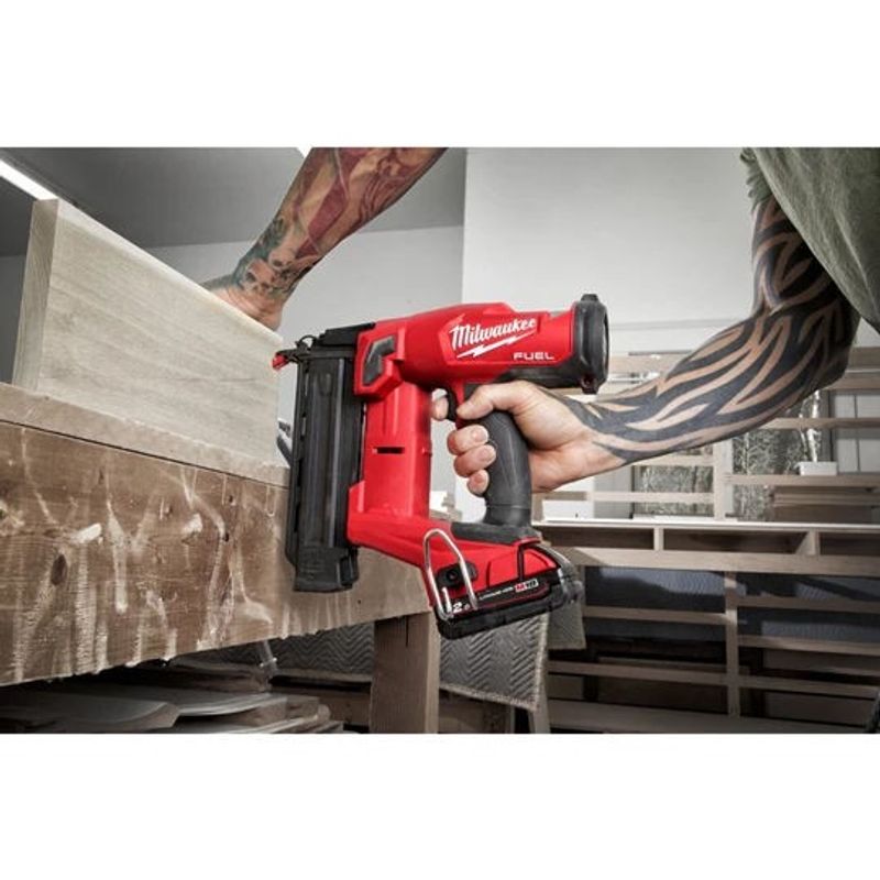 Milwaukee M18 FN18GS-202X Dyckertpistol 18V FUEL 1,2mm (2x2,0ah)