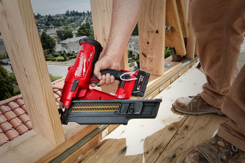 Milwaukee M18 FFN21-0C Spikpistol 18V 21° (utan batterier)