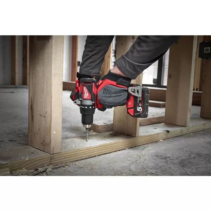 Milwaukee M18 BLDD2-502X Borr-/Skruvdragare 18V (2x5,0ah)