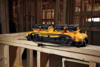 DeWalt DCB104 Snabbladdare 4-portar 12V-54V