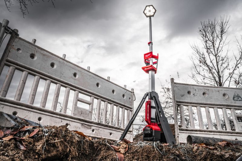 Milwaukee M18 SAL2-0 Arbetslampa med stativ 18V (utan batterier)