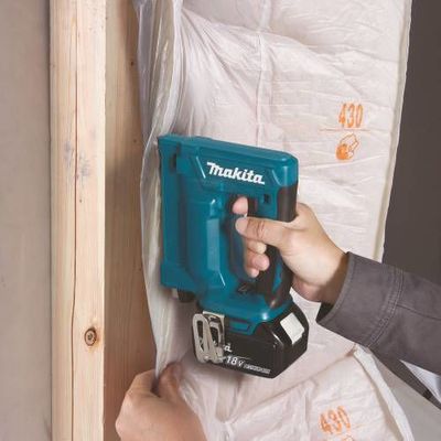 Makita DST112Z Klammerpistol LXT® 18V 7-10mm (utan batteri)