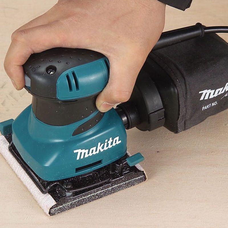 Makita BO4556K Planslip (114x102mm)