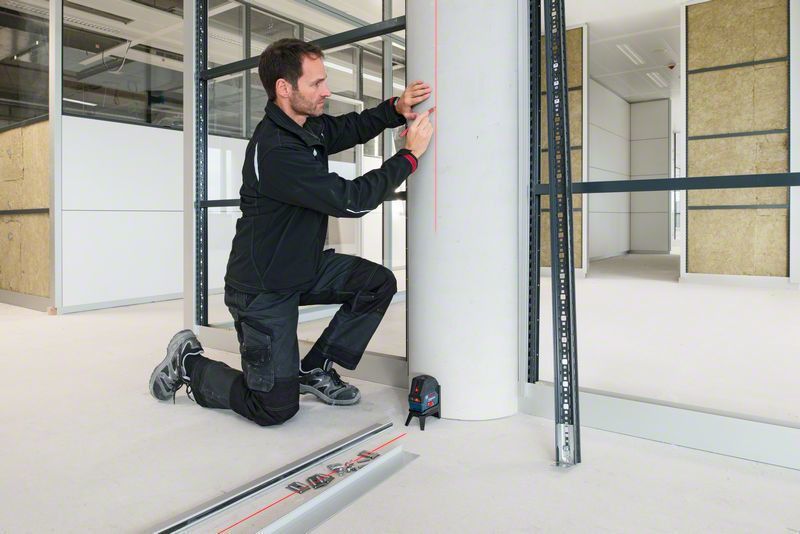 Bosch GCL 2-15 Kors-/Linjelaser med väggfäst
