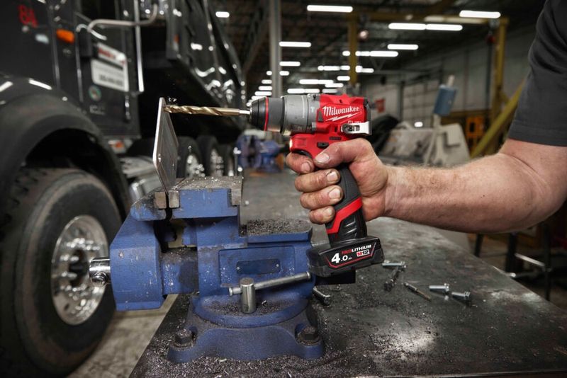 Milwaukee M12 FPD2-402X Slagborrmaskin 12V (2x4,0ah)