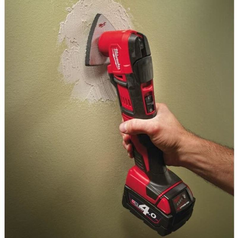 Milwaukee M18 BMT-421C Multiverktyg 18V (1x4,0ah, 1x2,0ah)