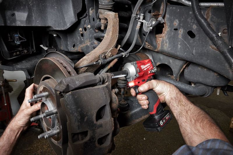 Milwaukee M12 FIW38-422X Mutterdragare 12V 3/8" (1x2,0ah 1x4,0ah)
