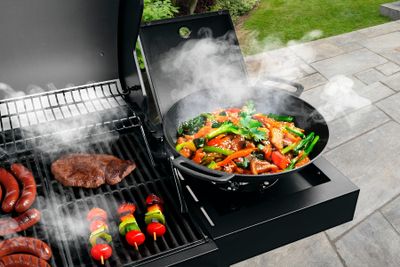 Landmann Cool Black Classic 4.1 gasolgrill med kokplatta