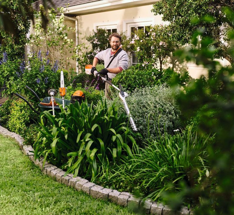 Stihl KMA 80 R Batteridriven kombimotor utan batterier