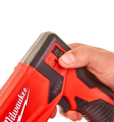 Milwaukee M12 BST-0 Häftpistol 12V (utan batterier)