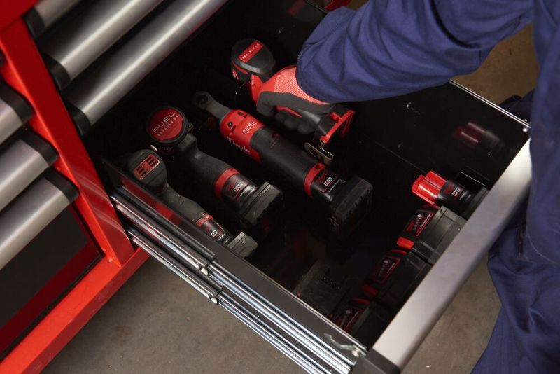 Milwaukee SRC46-1 Verktygsvagn med 10 Lådor 117cm