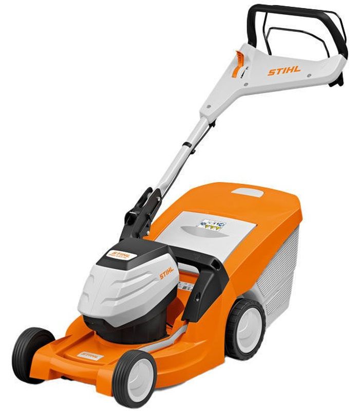 Stihl RMA 443 PV Batteridriven gräsklippare och AP 300 S (1+1)