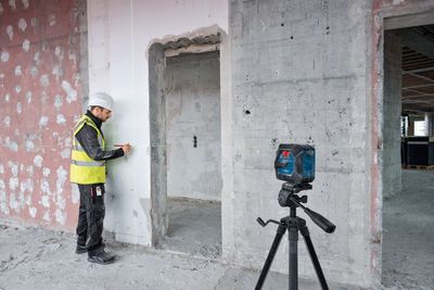 Bosch GLL 20-22 G Kors-/Linjelaser med grön laserstråle (4xAA)
