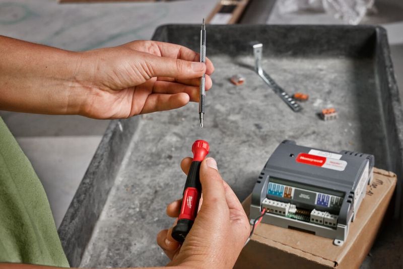 Milwaukee 4-i-1 Multiskruvmejsel