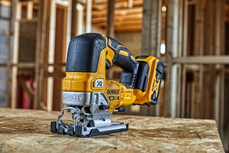 DeWalt DCS334P2 Sticksåg Bygelhandtag T-STAK 18V XR (2x5,0ah)