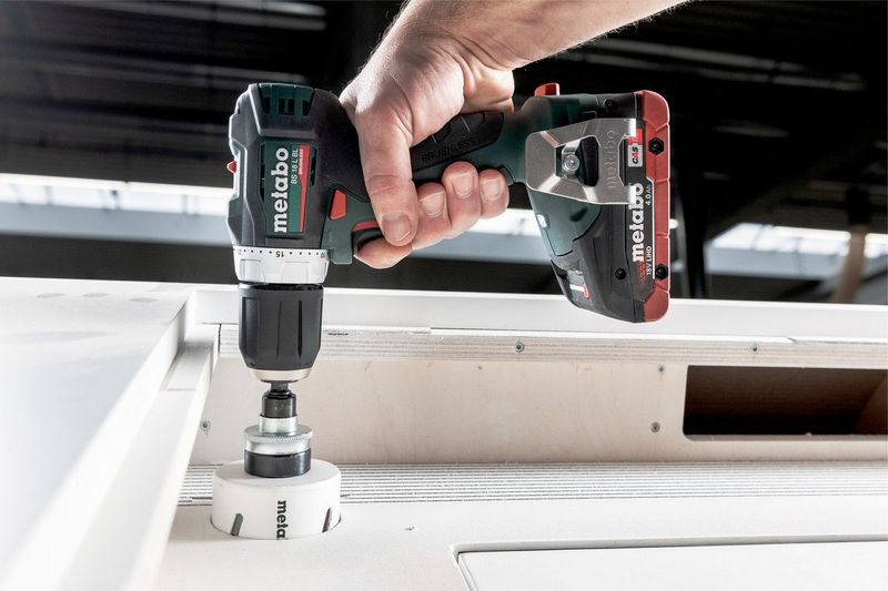 Metabo BS 18 L BL batteridriven borr-/skruvdragare