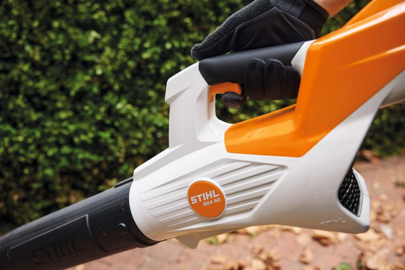 STIHL BGA 50 blåsaggregat inkl. AK 20-batteri och AL 101-laddare