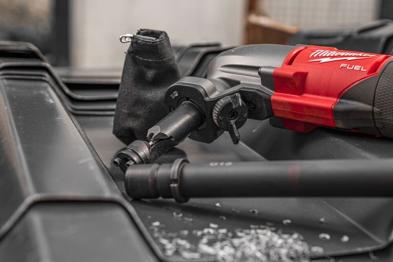 Milwaukee FNB16 12V Nibblare 12V med HD-BOX (utan batterier)