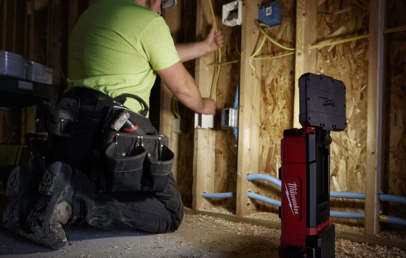 Milwaukee M12 POAL-0 Arbetslampa 12V (utan batterier)