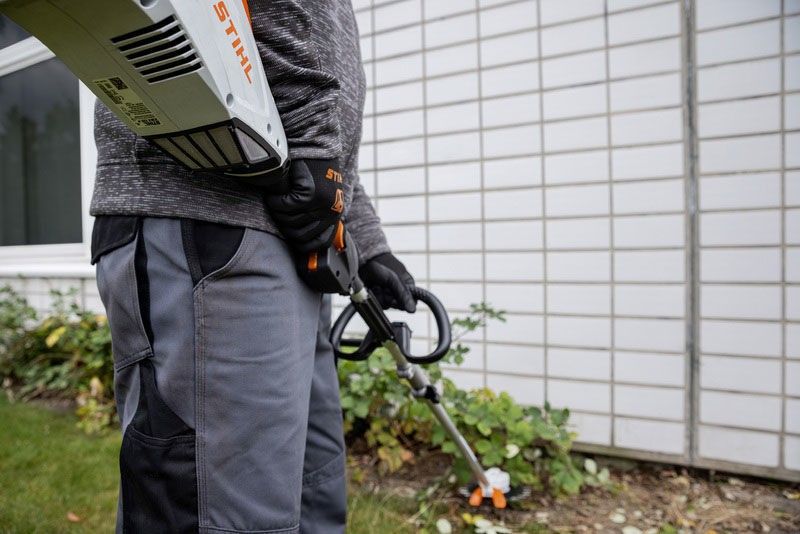 Stihl KMA 135 R Kombimaskin och 2st AP 300 S