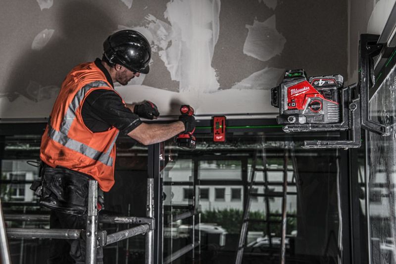 Milwaukee M12 3PLSKIT-401P Treplanslaser – Grön 360° med hög precision