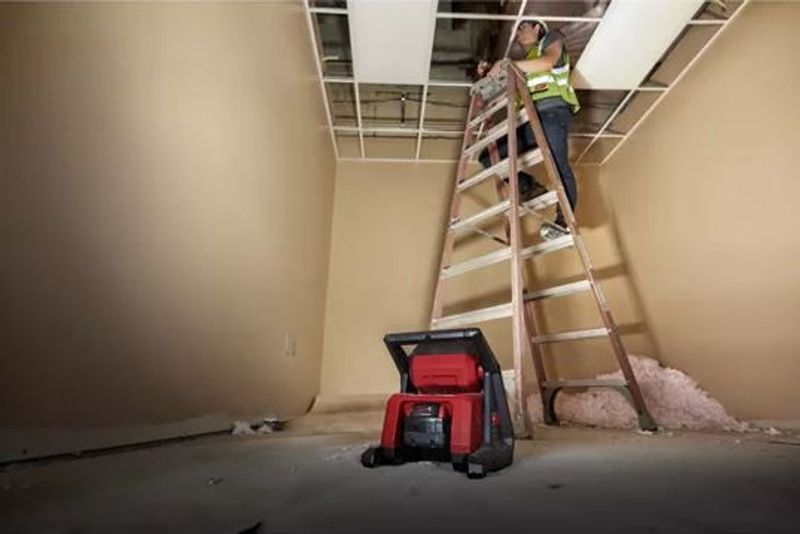 Milwaukee M18 HOAL-0 Arbetslampa 18V 4000/2000/1200 lumen