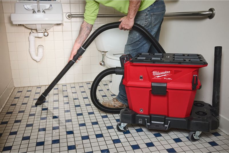 Milwaukee M18 FVC23L Våt-/Torrdammsugare 18V L-klass (utan batterier)