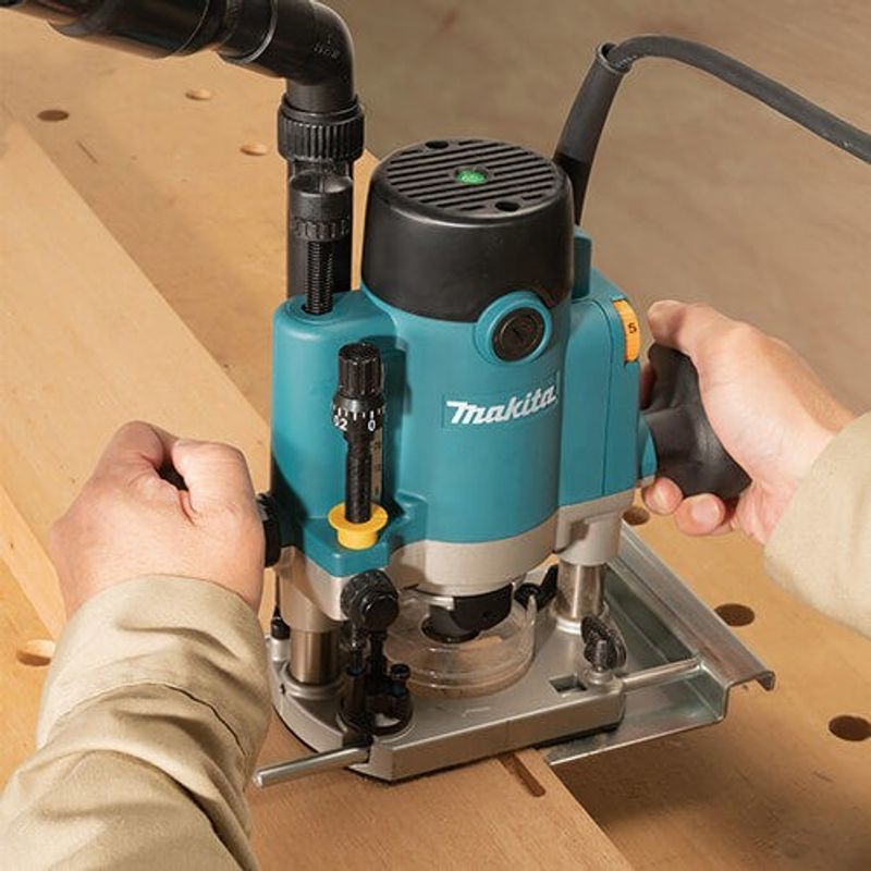 Makita RP1111CJ Handöverfräs 8mm 1100W