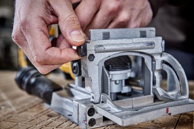 DeWalt DCW682P2 Lamellfräs 18V XR T-STAK (2x5,0ah)