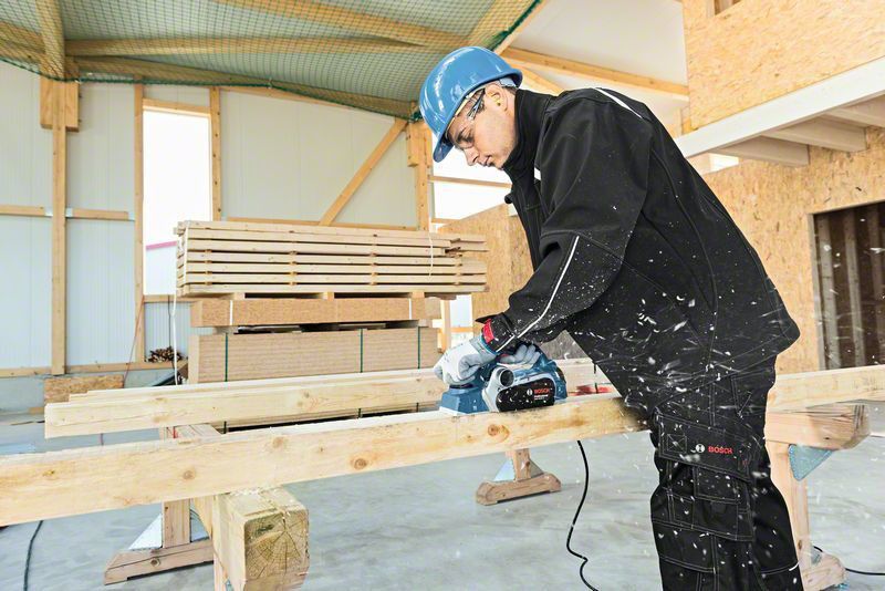 Bosch GHO 26-82 D Elhyvel i väska 82mm