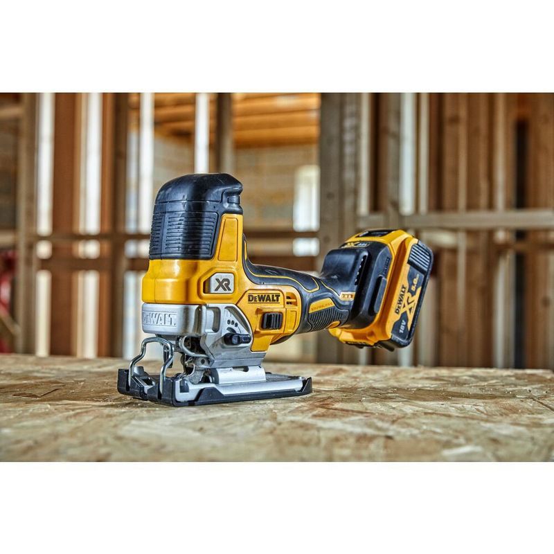 DeWalt Sticksåg DCS335N "Bodygrip" 18V XR  (utan batteri)