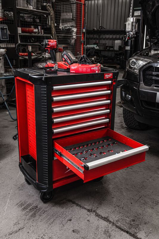 Milwaukee 246-dels TOOLGUARD™ fylld verktygsvagn 78cm
