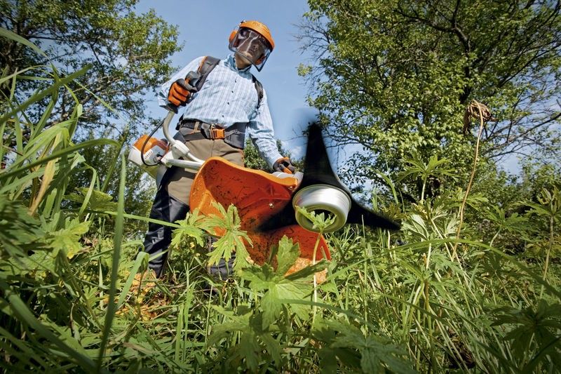 Stihl FS 240 C-E Röjsåg - Easystart 2-MIX, 2,3hk
