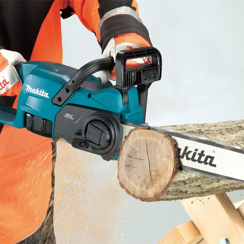 Makita DUC357RT Kedjesåg 18V LXT 35cm (1x5,0ah)
