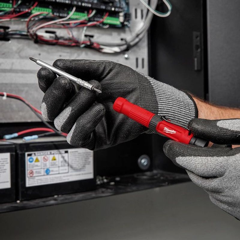 Milwaukee 4-i-1 Precision Multi-Skruvmejsel