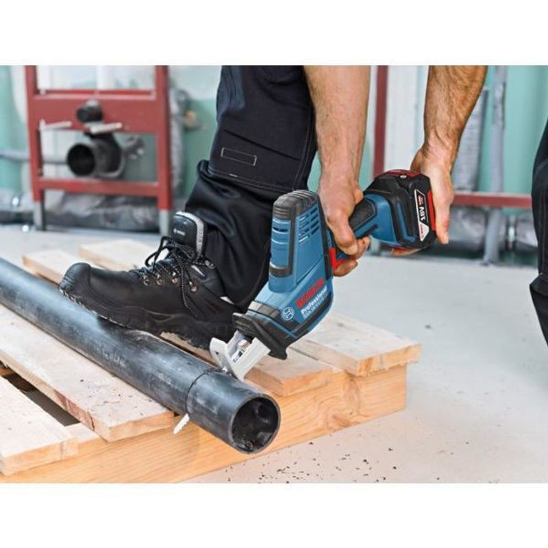 Bosch GSA 18 V-LI C Tigersåg 18V L-BOXX (Utan batterier)