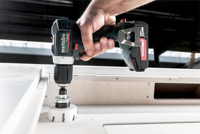 Metabo Borr-/skruvdragare BS 18 BL 18V (2x2,0ah)