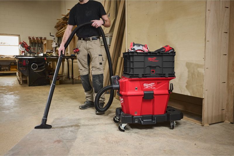 Milwaukee M18 FVC23L Våt-/Torrdammsugare 18V L-klass (utan batterier)