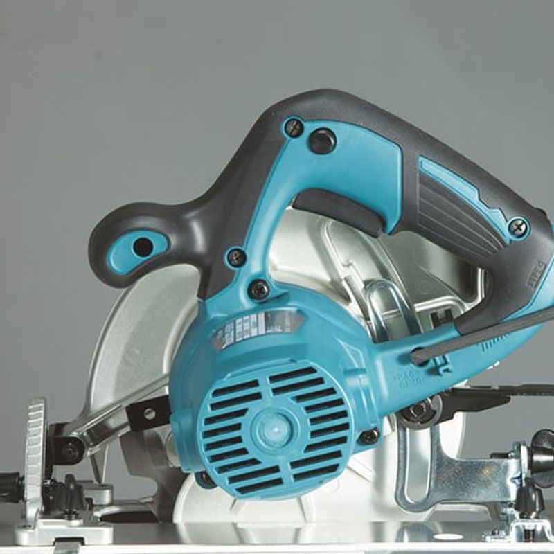 Makita HS6601 Cirkelsåg 1050W (165mm)
