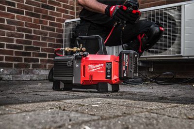 Milwaukee M18 FVP5-801 Vakuumpump 18V (utan batterier)
