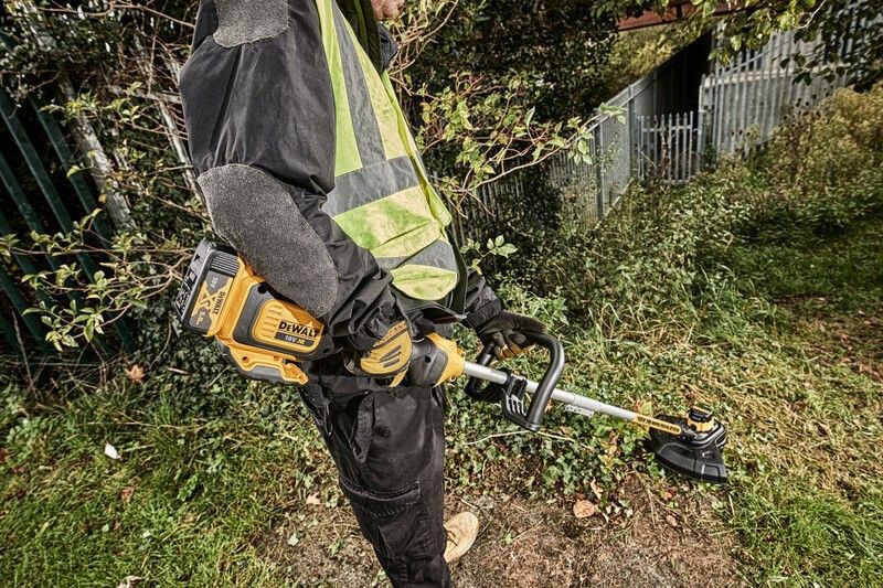 DeWalt DCM561PBS Grästrimmer 18V 2-delad 2mm (Utan batterier)