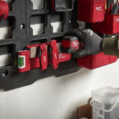 Milwaukee PACKOUT™ Upphängningsskena – Flexibel Förvaring
