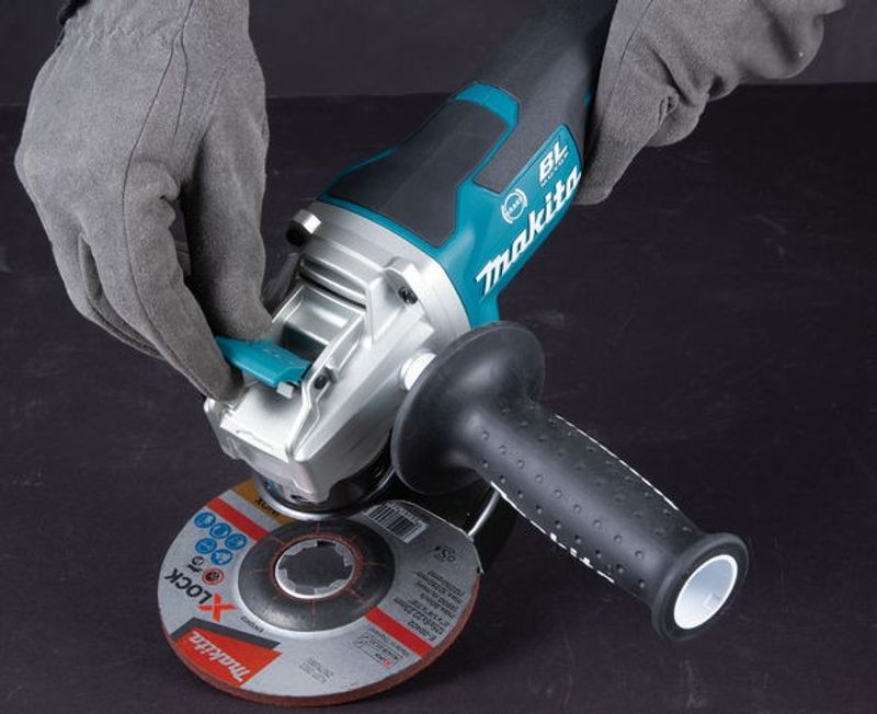 Makita DGA519Z Vinkelslip 18V X-LOCK (Utan batterier)