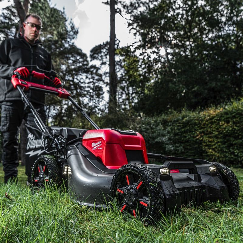 Milwaukee F2LM53-0 M18 FUEL Gräsklippare Självgående & Batteridriven (utan batterier)
