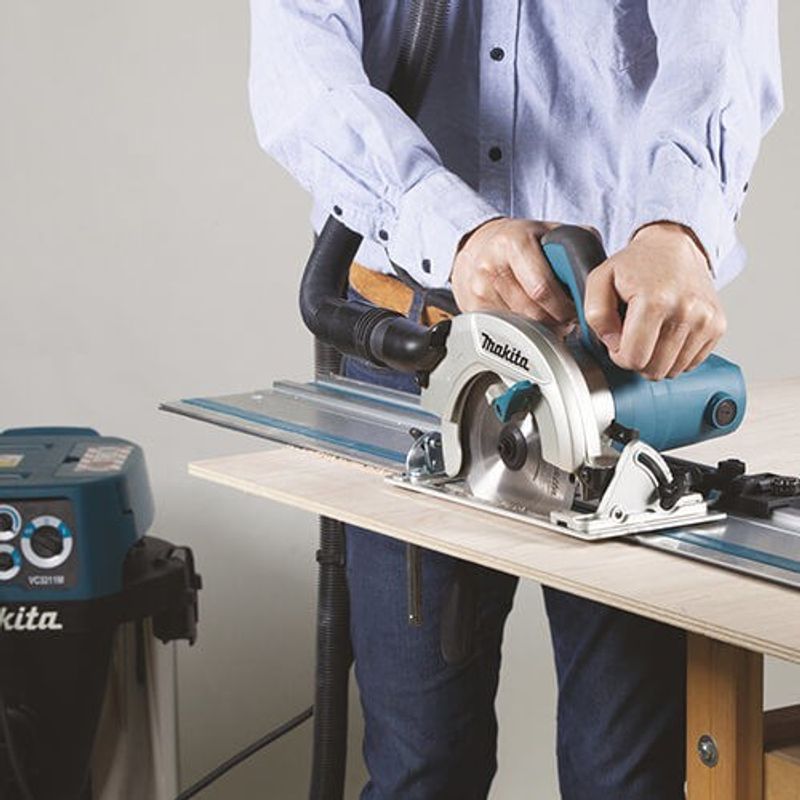 Makita HS6601 Cirkelsåg 1050W (165mm)