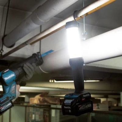 Makita ML002G Arbetslampa XGT® 40V 710 Lumen (utan batteri)