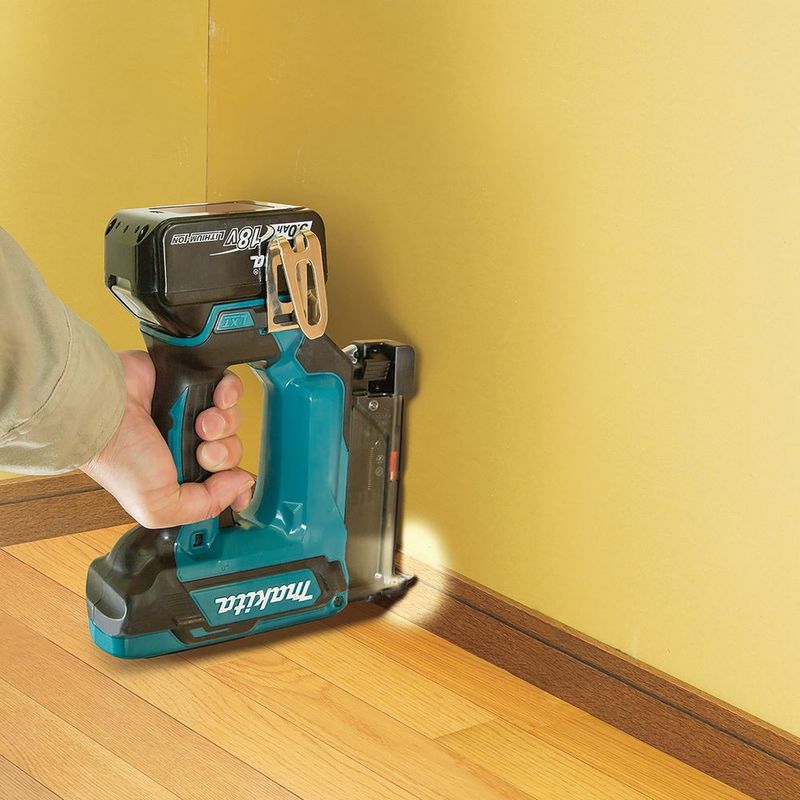 Makita DPT353Z Batteridriven Stiftpistol för 0,6mm pins 18V (Utan batterier)