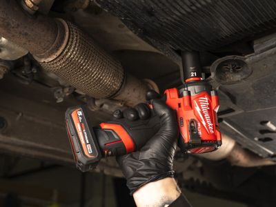 Milwaukee M12 FCIWF38G3-502X FUEL ⅜″ Mutterdragare med friktionsring 12V (2x5,0ah)